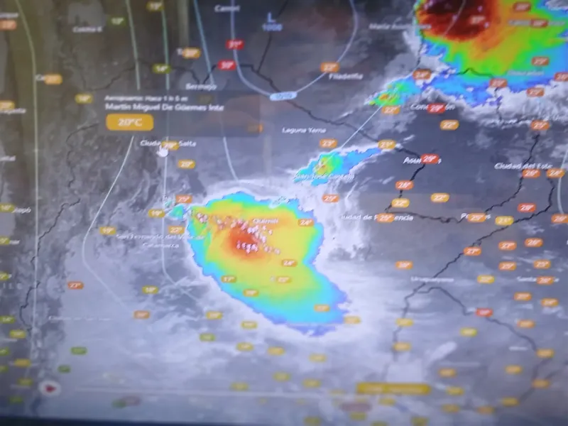 Núcleos de tormentas llegan a Salta