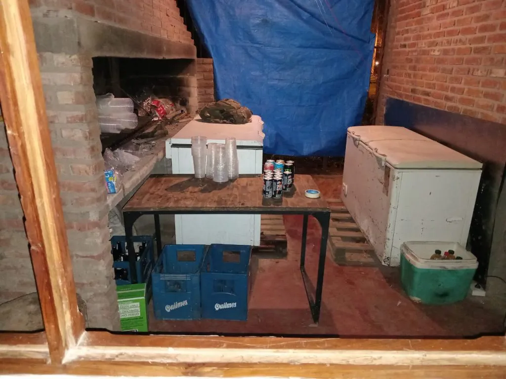 Fiesta clandestina 2 