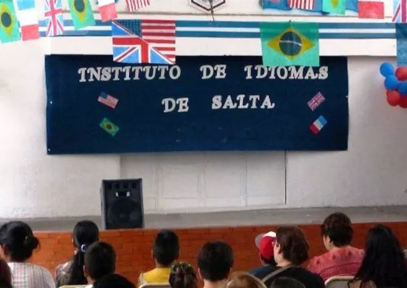 Instituto de Idiomas.