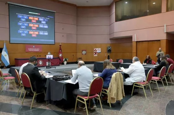 77743-covid-19-unifican-el-horario-de-cierre-de-todas-las-actividades-a-las-2-am-para-personas-vacunadas