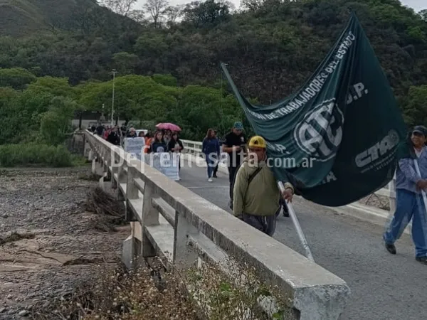 Protesta de municipales en La Caldera.