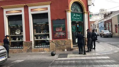 Robo en pleno centro.