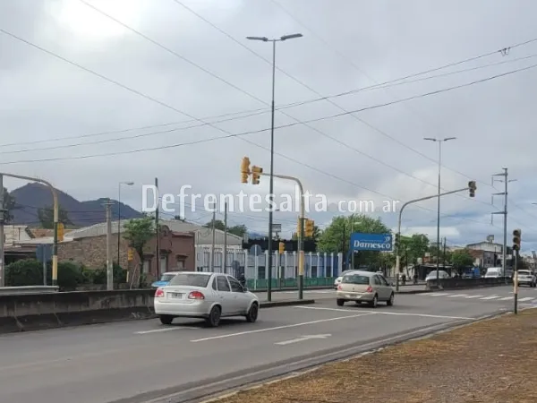 Semáforos apagados.