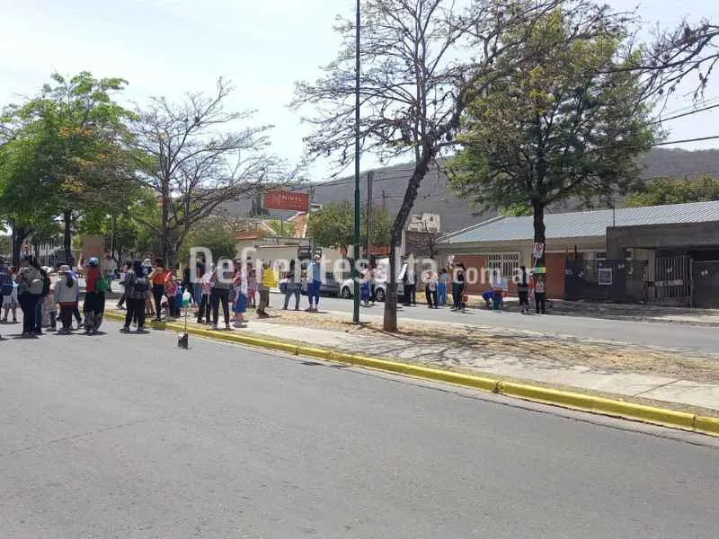 Corte en avenida Reyes Católicos. 
