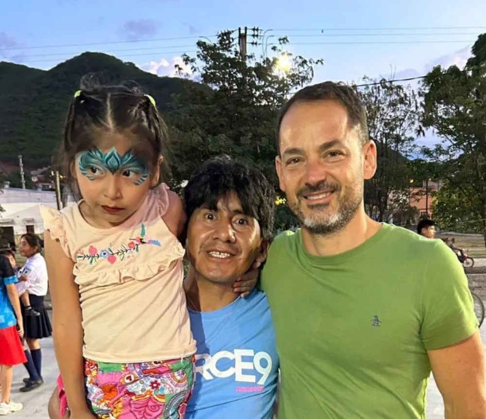 Emiliano en barrio Autodromo