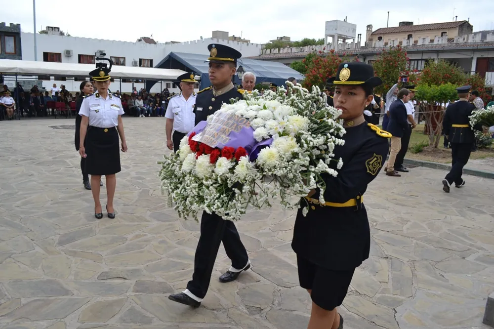 Reconocimiento a policias fallecidos por COVID-19