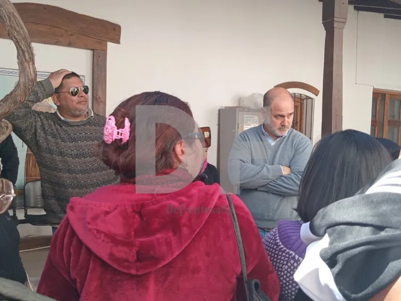 Feriantes reunidos en Espacios Públicos con funcionarios. 