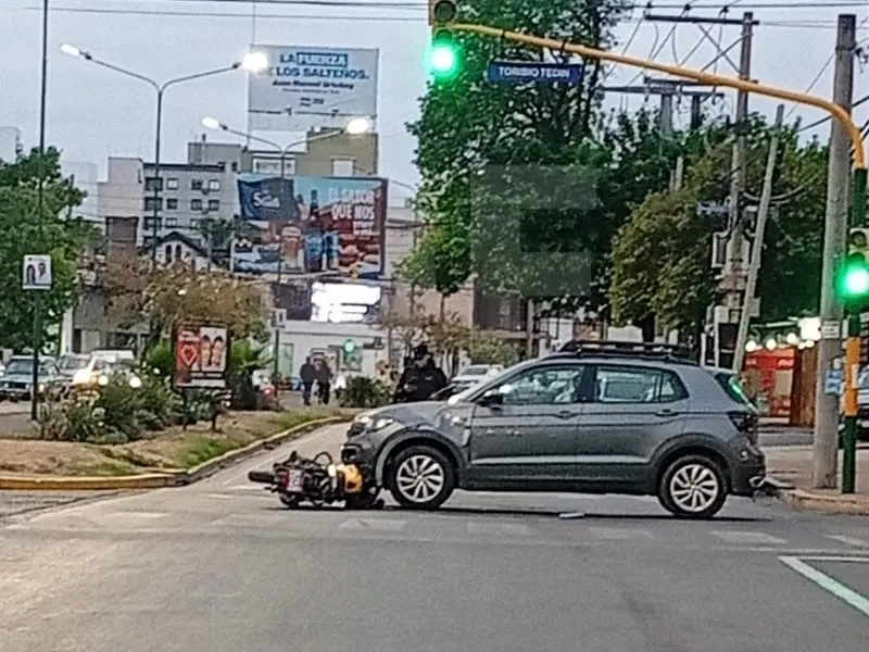 Accidente en Bicentenario y Necochea.