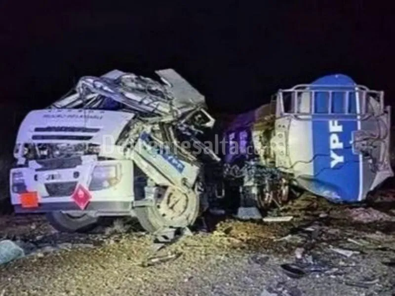 Choque entre 2 camiones en la RN 34.