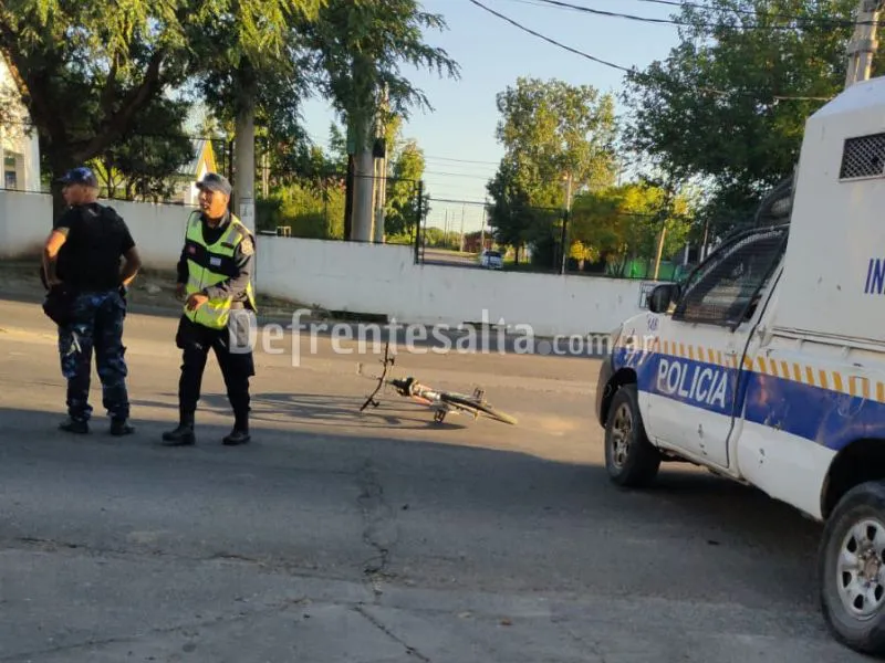 La bicicleta tirada en avenida Arenales.-