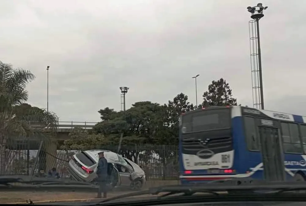 Accidente en rotonda de limache