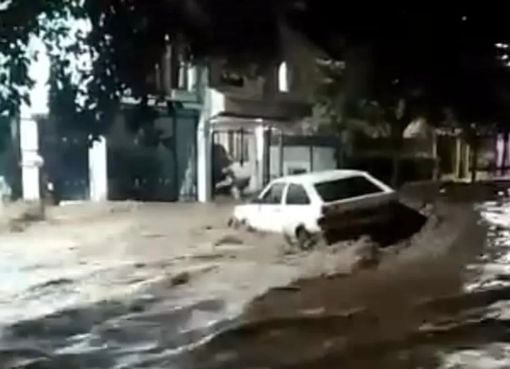 Autos arrastrados en Metán
