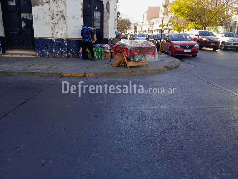 Vendedores en las esquinas