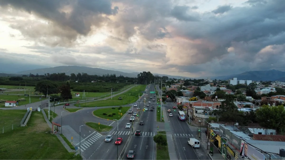 Cielo nublado y lloviznas en la ciudad de Salta hoy domingo 22 de marzo.