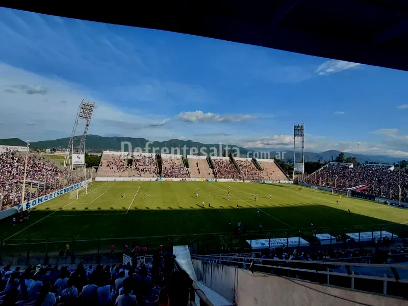 8.700 espectadores en el clásico salteño