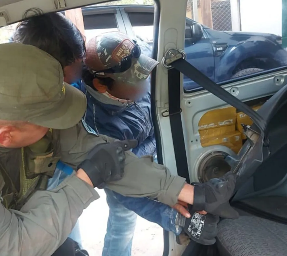trasladaba_mas_de_41_kilos_de_cocaina_dentro_de_la_carroceria_de_su_auto_2