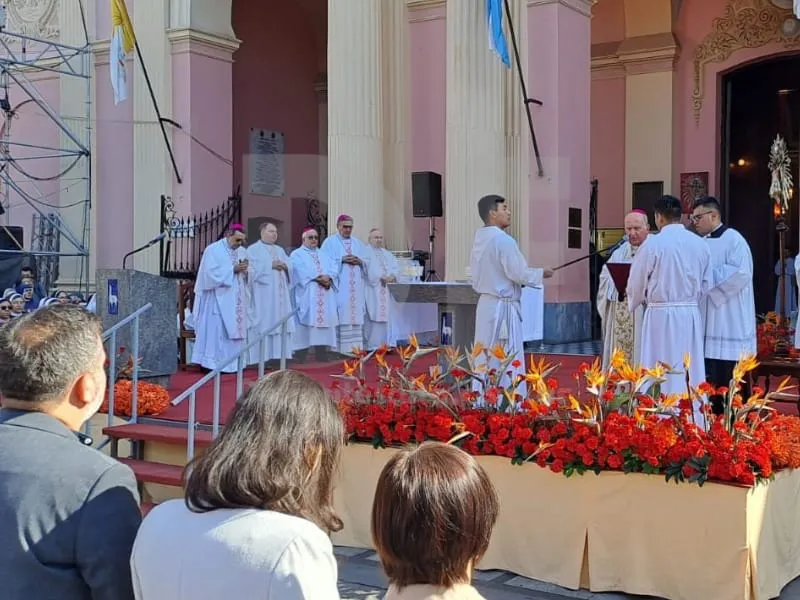 Monseñor preside la Solemnidad del Señor del Milagro. 