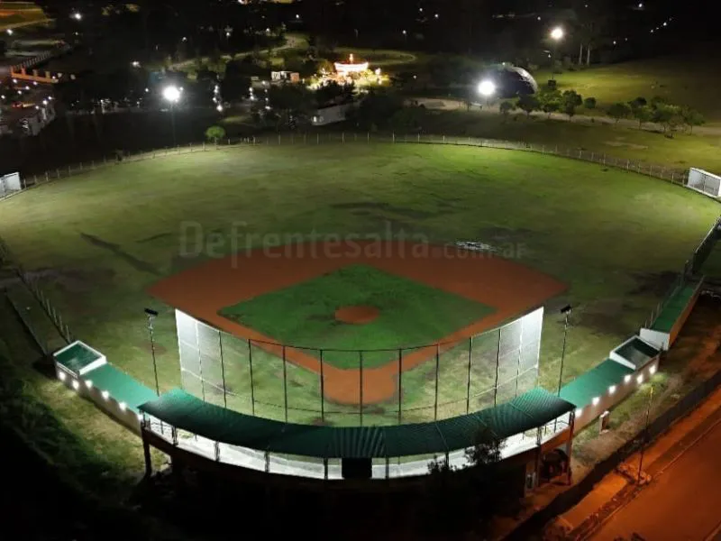 Cancha de beisbol del Parque Bicentenario.-