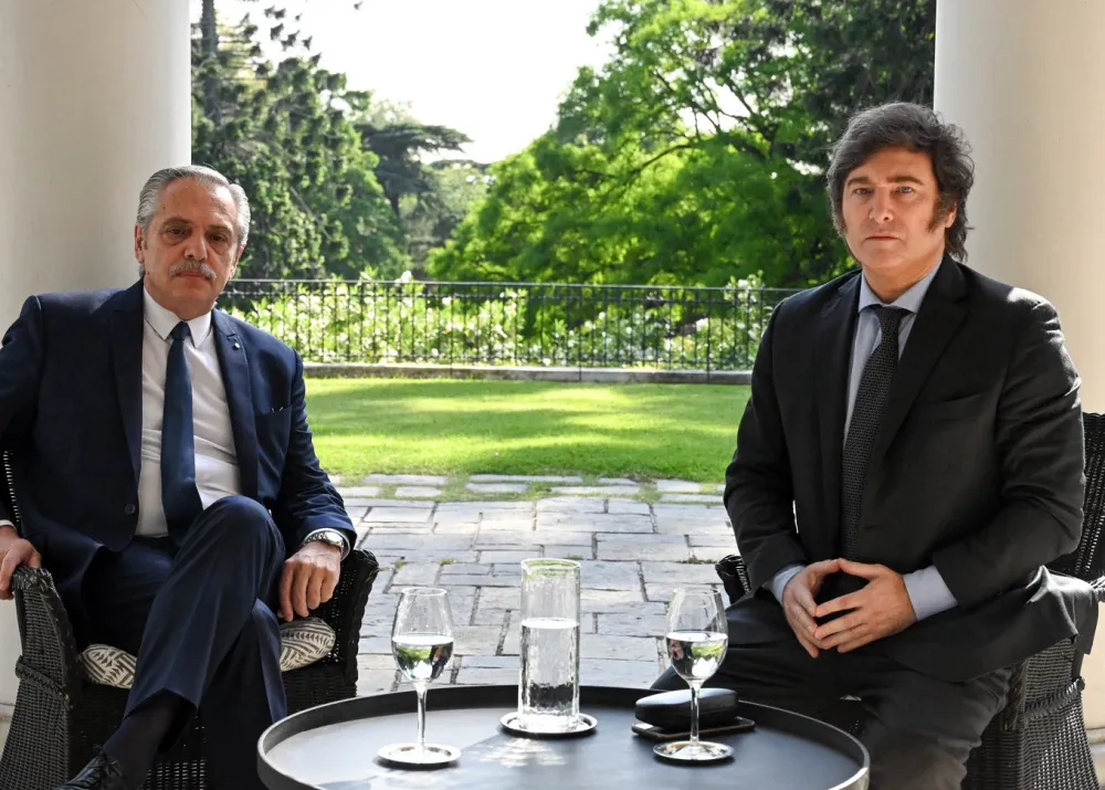 Alberto Fernández y Javier MIlei