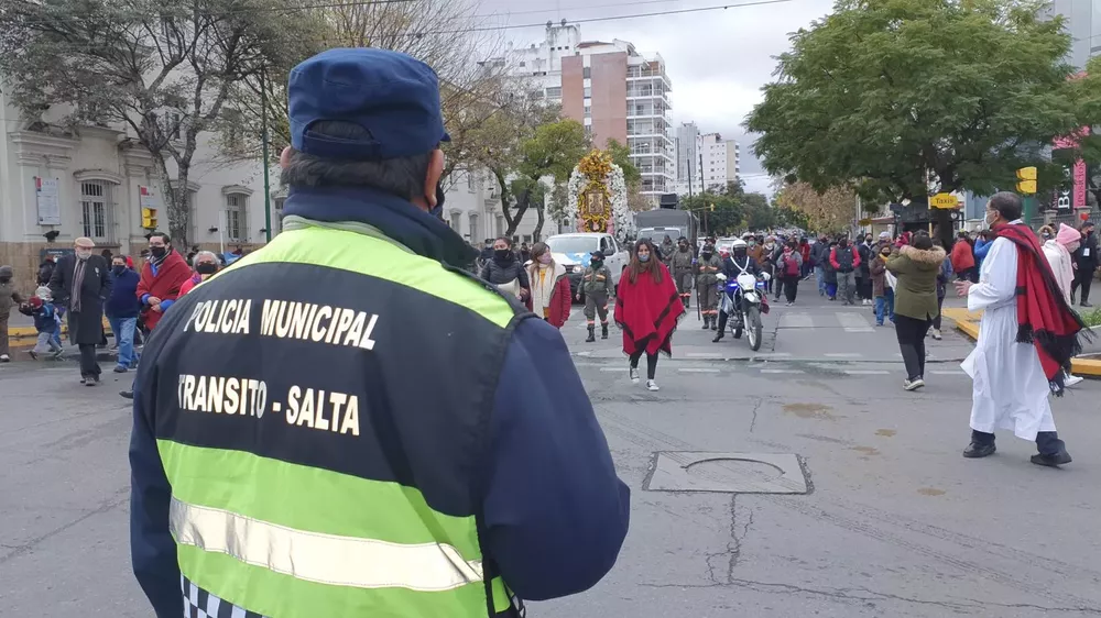 procesion-control-transito-2-scaled-1-1536x864