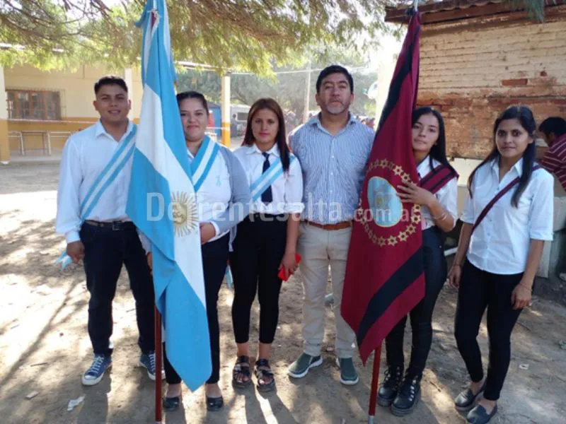 Adultos que terminan la secundaria. 