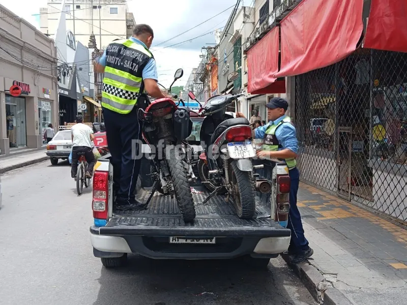 Tránsito secuestra motos en em centro.