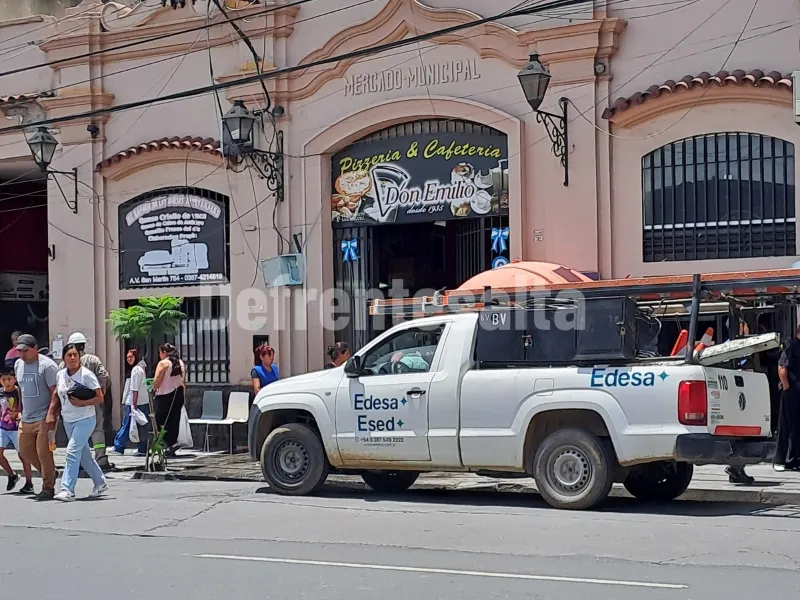 Principio de incendio en un tablero del mercado San Miguel.