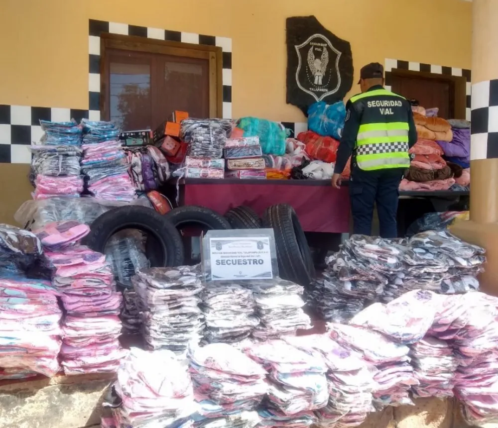 Secuestran Gran Cantidad De Mercadería De Contrabando 2 Detenidos 4386