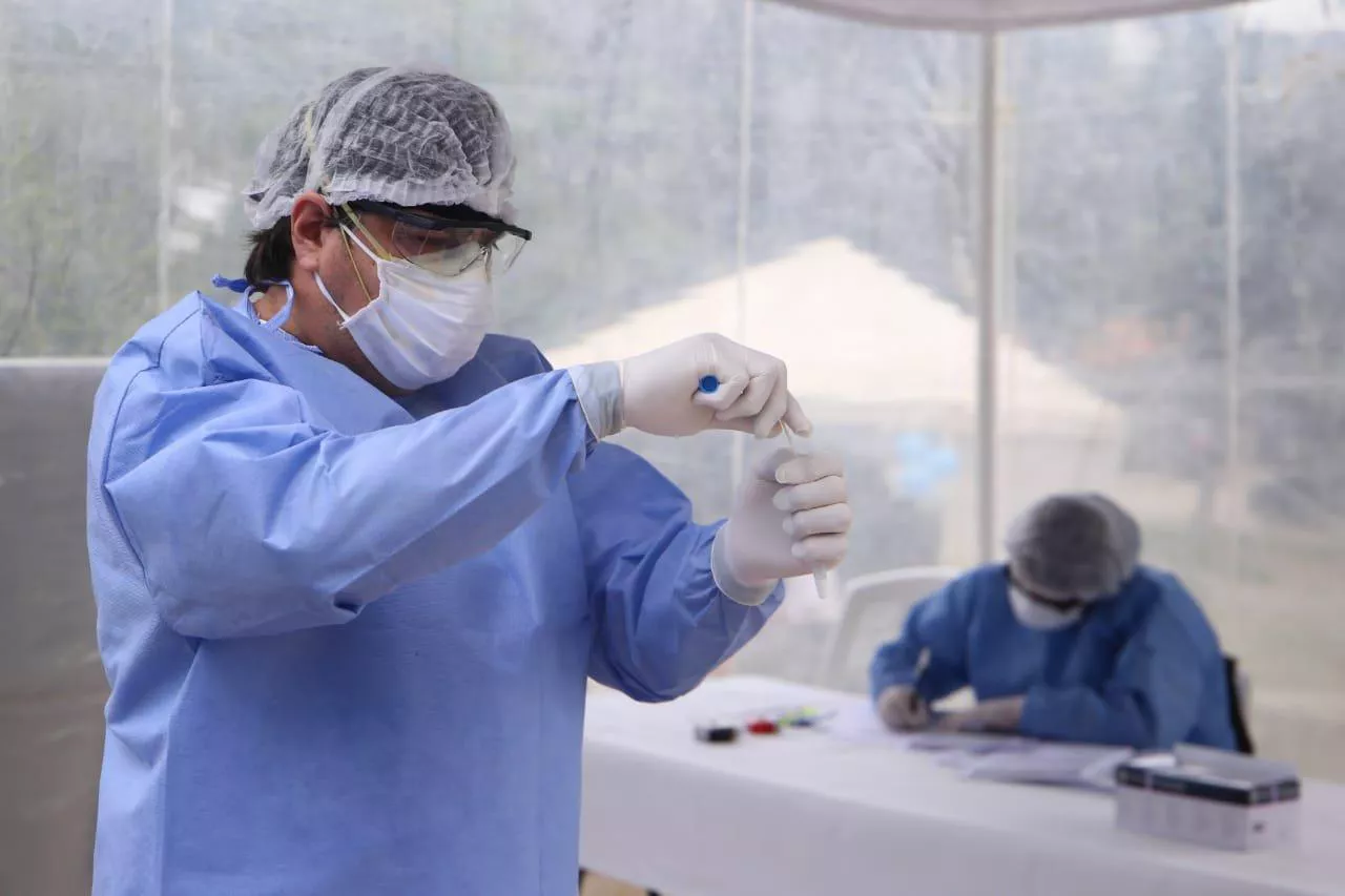 coronavirus-argentina-425-personas-fallecieron-8815-se-infectaron-ultimas-24-horas-877213-192357