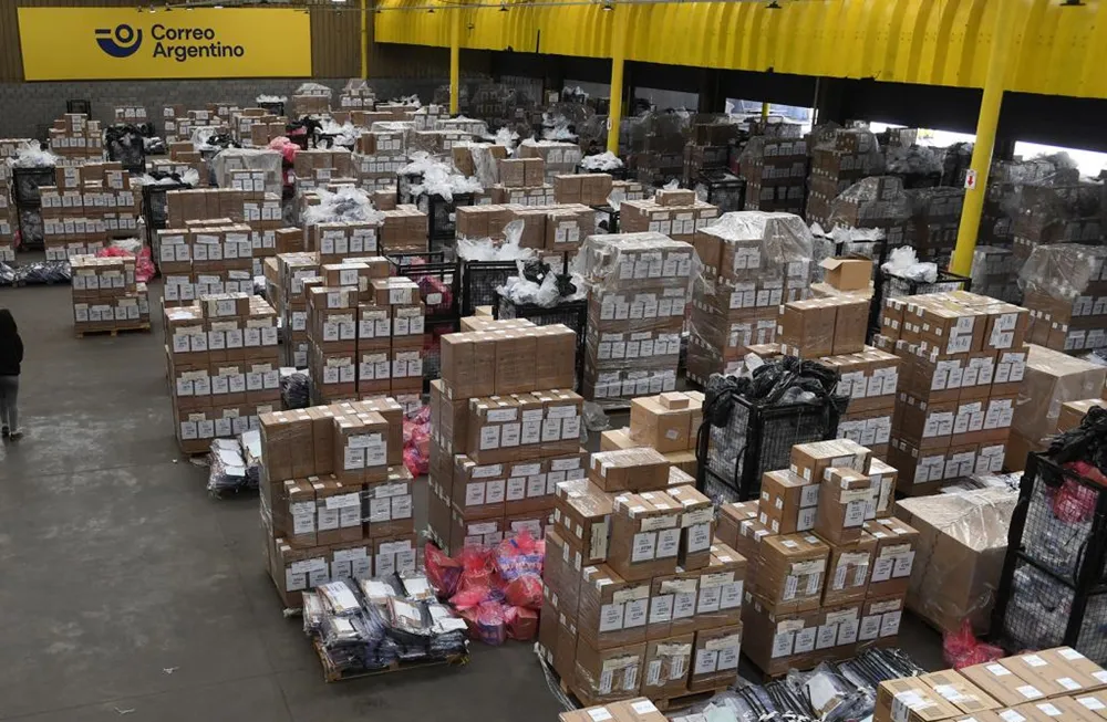 Urnas en el Correo Argentino