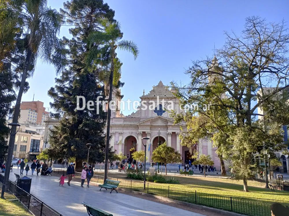 Plaza 9 de julio. Foto: Guillermo Raspa.
