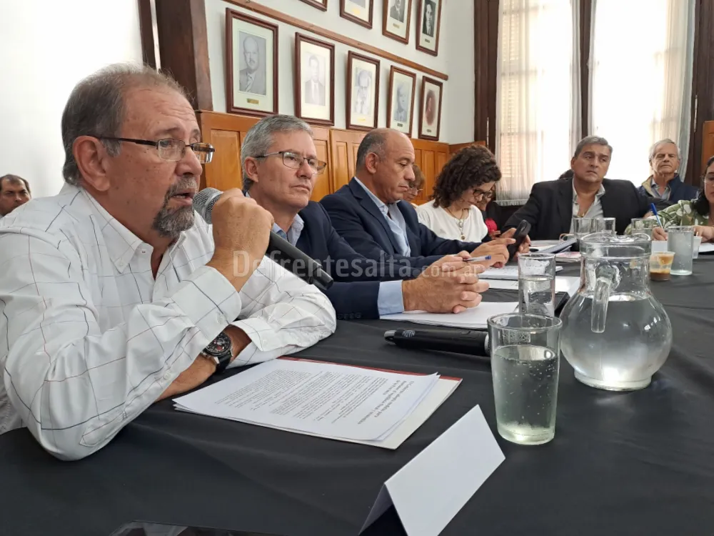 Ministros reunidos con Diputados