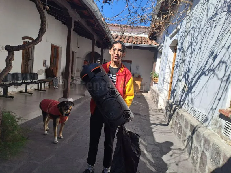 Michael Jackson salteño con su parlante.