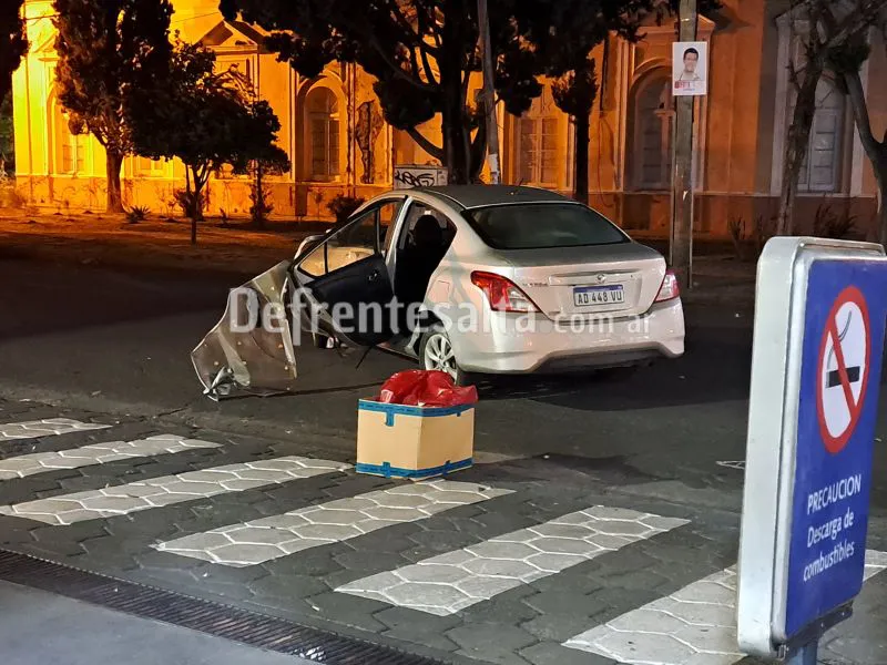 Así quedó uno de los vehículos. 