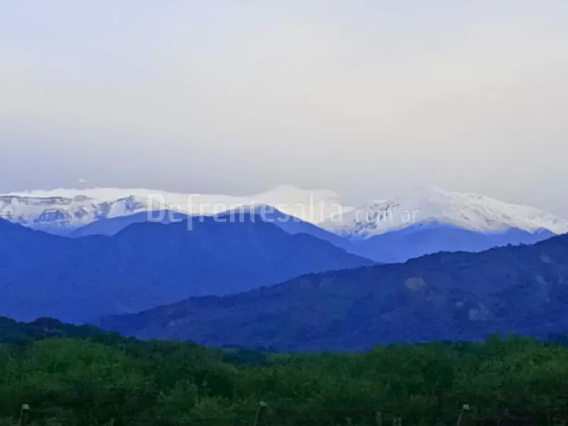 Serranías del oeste cubiertas de granizo.