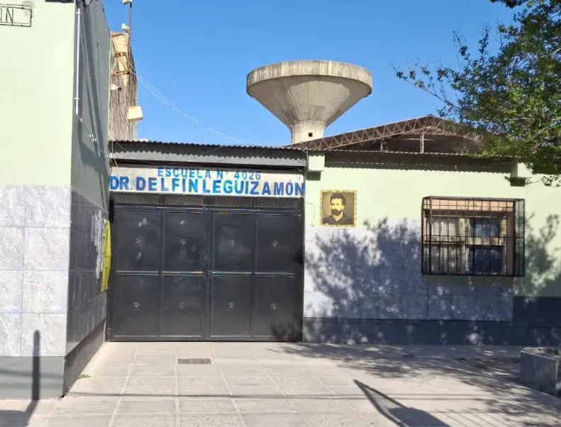 Escuela Delfín Leguizamón.