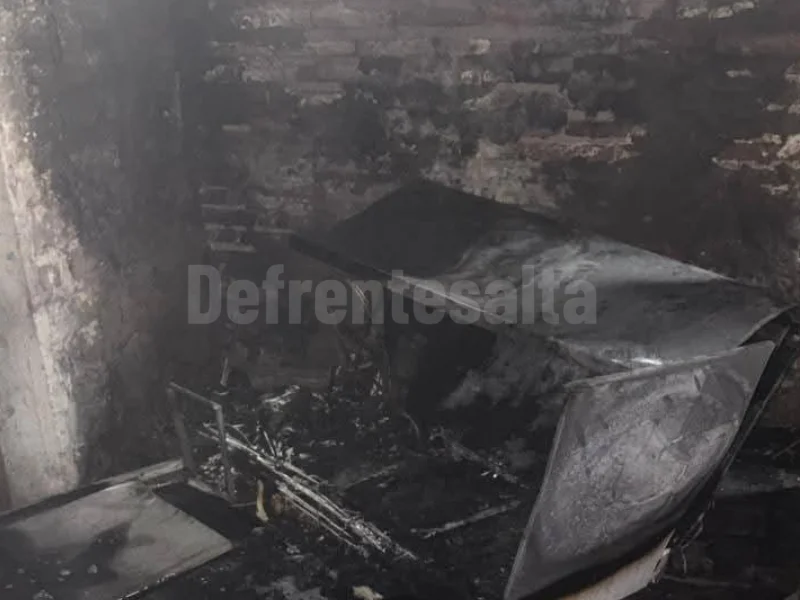 Voráz incendio en vivienda de calle Vicente López. 