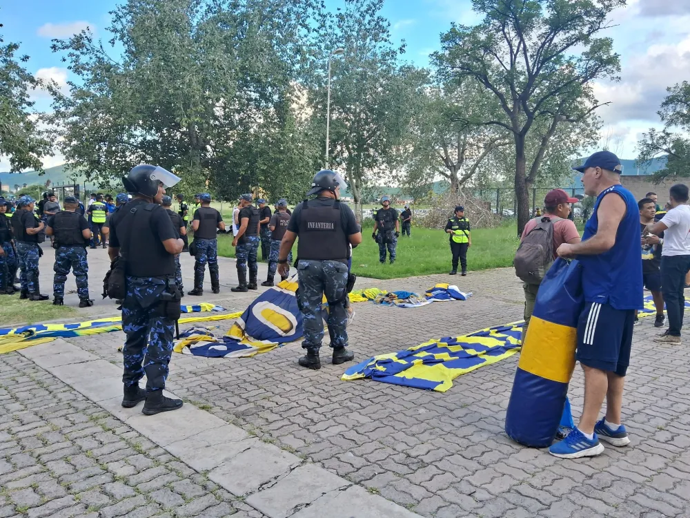 Hinchada de Boca en Salta