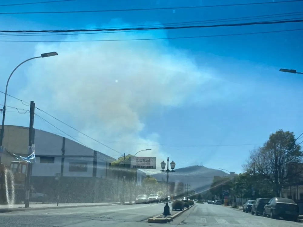 Se incendia el Cerro 20 de Febrero 