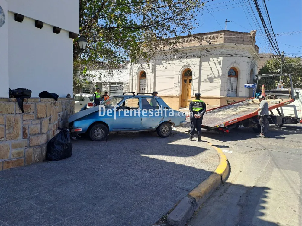 Siniestro vial en Rivadavia y Zuviria OK