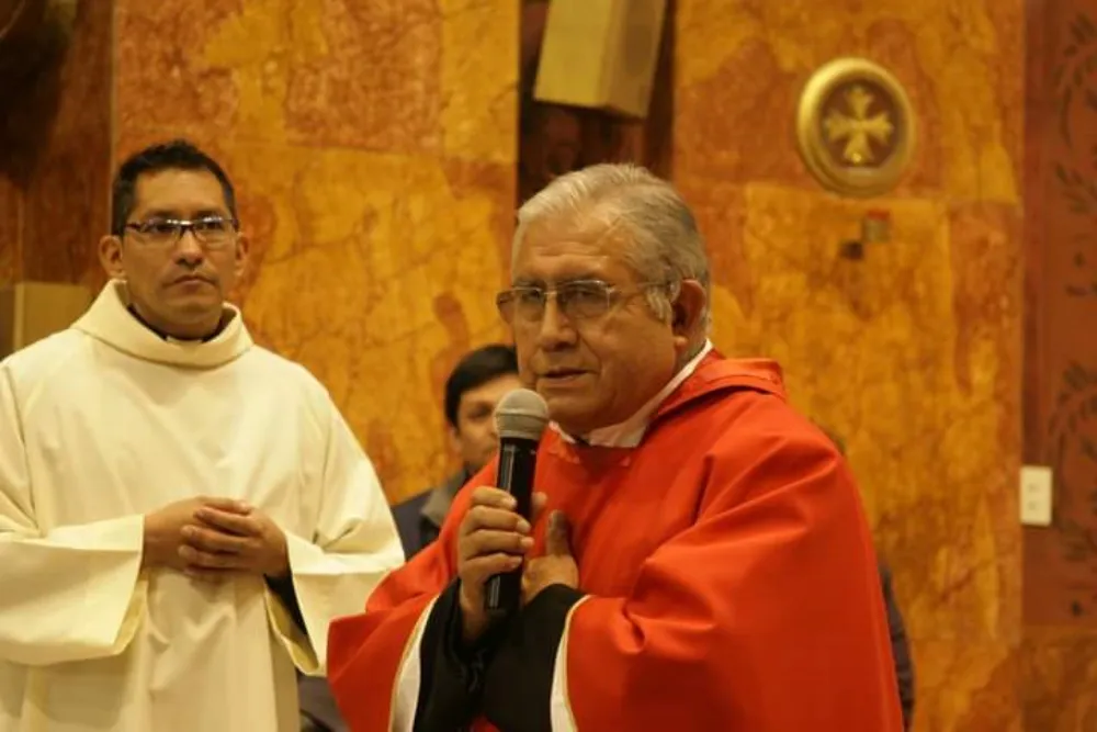 Padre Víctor Martínez.
