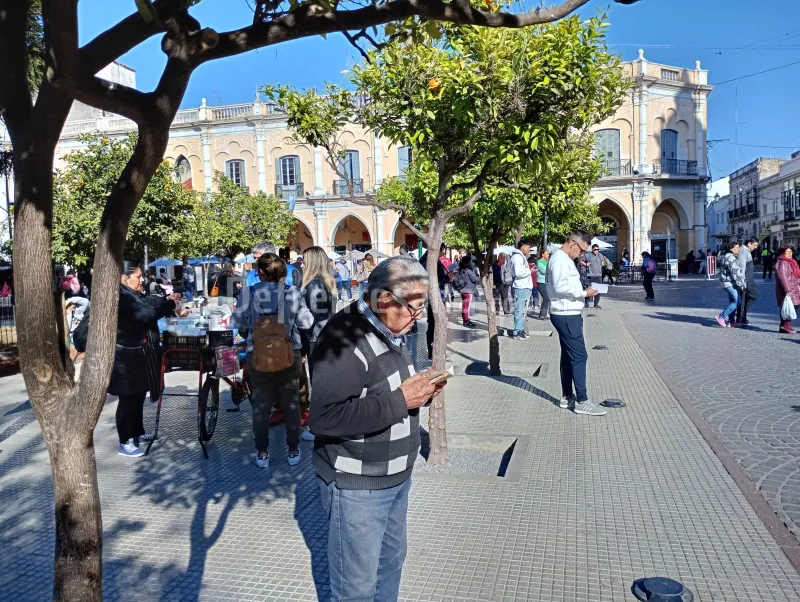 Rezo de la novena. Foto: Sol Salas.