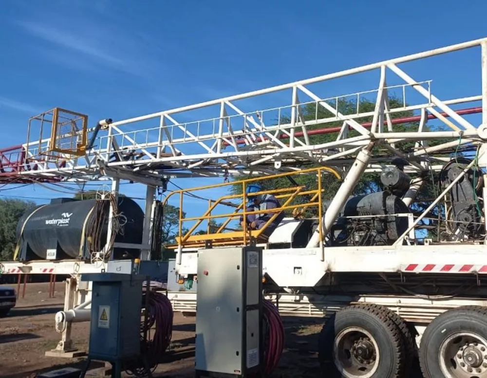 Maquinaria para la construcción del nuevo puente