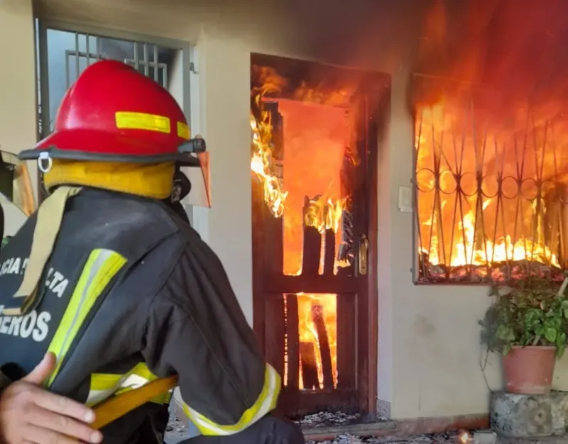Incendio vivienda.-