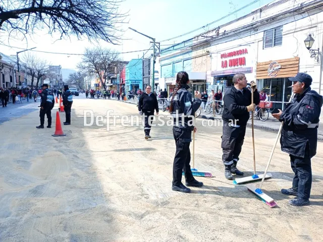 Tránsito cortado en avenida San Martín.