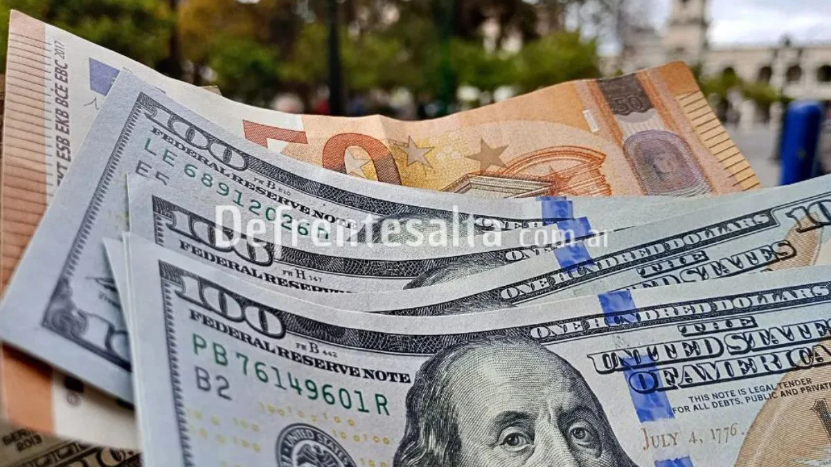 Cotización del dólar blue hoy 1 de abril en el microcentro de la ciudad de Salta.