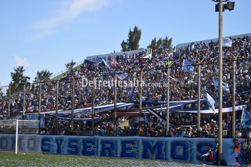 Hinchas de Juventud Antoniana