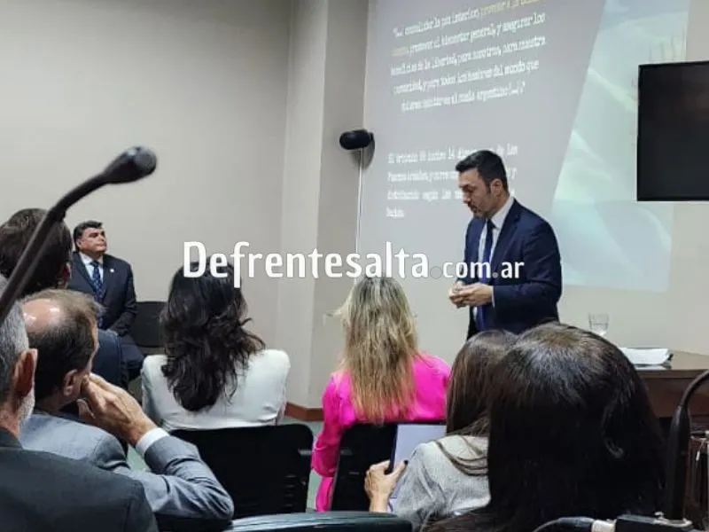 Luis Petri, ministro de Defensa ahora en Salta.