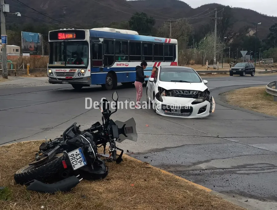 Accidente en la rotonda de la Católica.