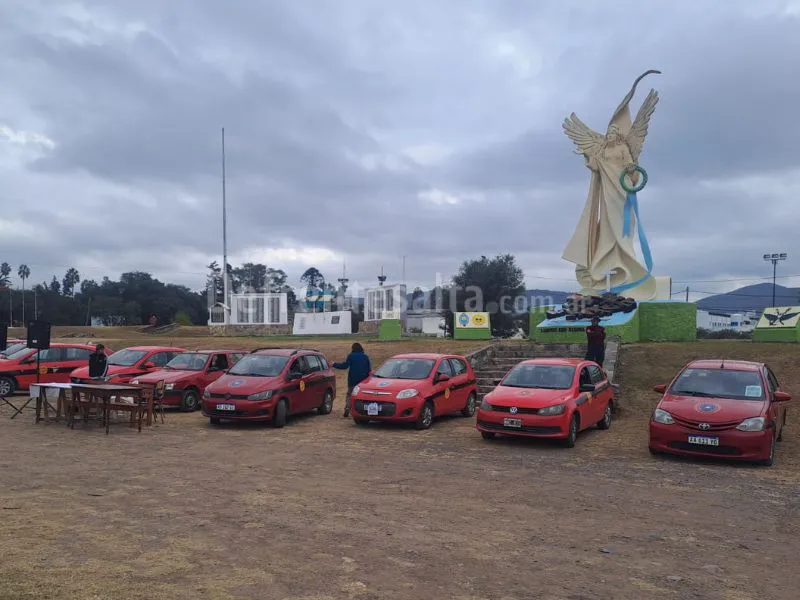 Concentración de taxistas en Campo de la Cruz.